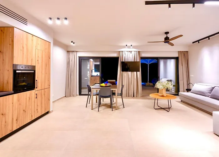 Selene 3 فيلة Rhodes City